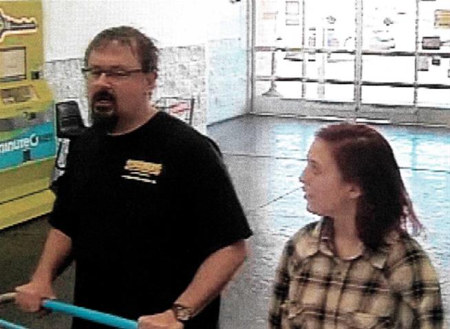 Missing  student Elizabeth Thomas spotted at Wal-Mart: VIDEO