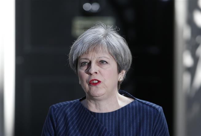 Theresa May to call for snap General Election on 8 June